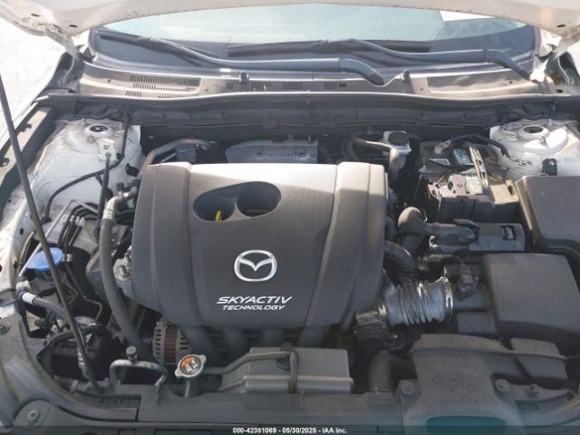 2018 MAZDA MAZDA3 3MZBN1U79JM226475 Photo 9