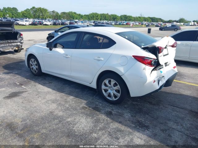 2018 MAZDA MAZDA3 3MZBN1U79JM226475 Photo 2