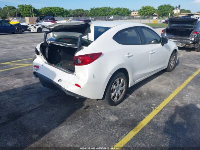2018 MAZDA MAZDA3 3MZBN1U79JM226475 Photo 3