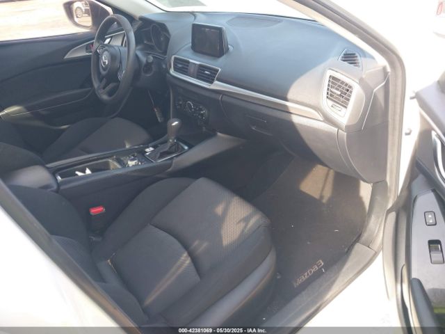 2018 MAZDA MAZDA3 3MZBN1U79JM226475 Photo 4