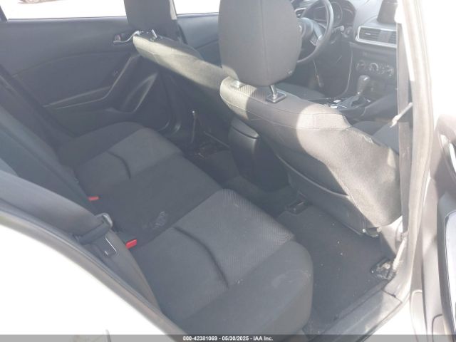 2018 MAZDA MAZDA3 3MZBN1U79JM226475 Photo 7