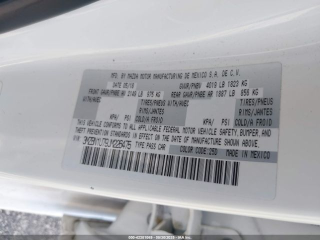 2018 MAZDA MAZDA3 3MZBN1U79JM226475 Photo 8