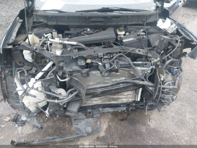 5N1AT2MV4FC885612 Nissan ROGUE SV