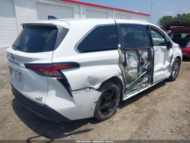 2021 TOYOTA SIENNA 5TDKRKEC6MS029020 Photo 3