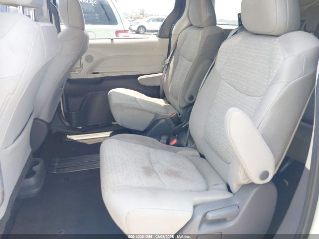 2021 TOYOTA SIENNA 5TDKRKEC6MS029020 Photo 7