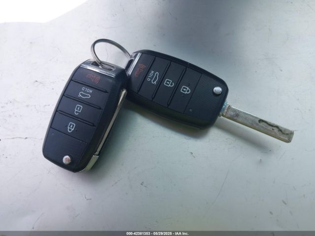 5XXGT4L39KG371274 KIA Optima Lx