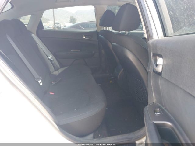 5XXGT4L39KG371274 KIA Optima Lx