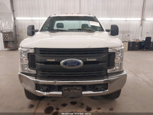 1FTBF2B60JEC58138 Ford F-250 Xl