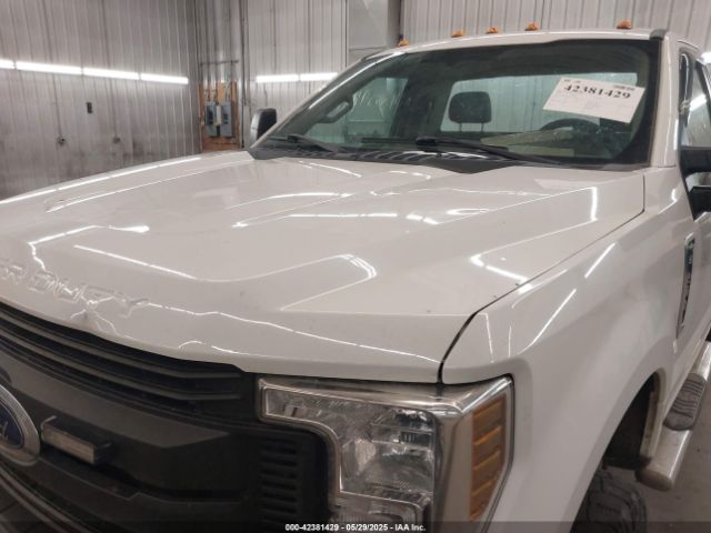 1FTBF2B60JEC58138 Ford F-250 Xl