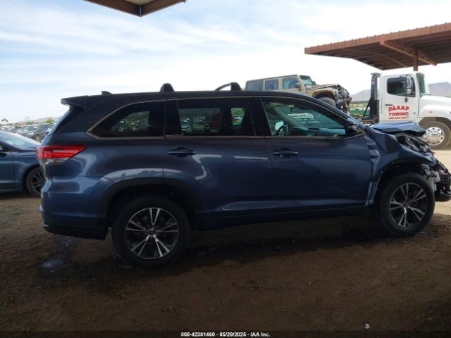 5TDZZRFH0JS285957 Toyota Highlander Le Plus