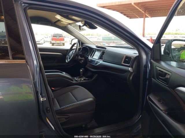 5TDZZRFH0JS285957 Toyota Highlander Le Plus