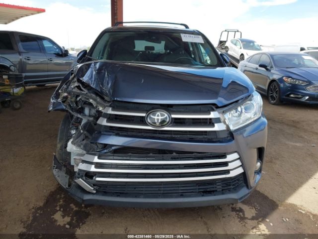 5TDZZRFH0JS285957 Toyota Highlander Le Plus