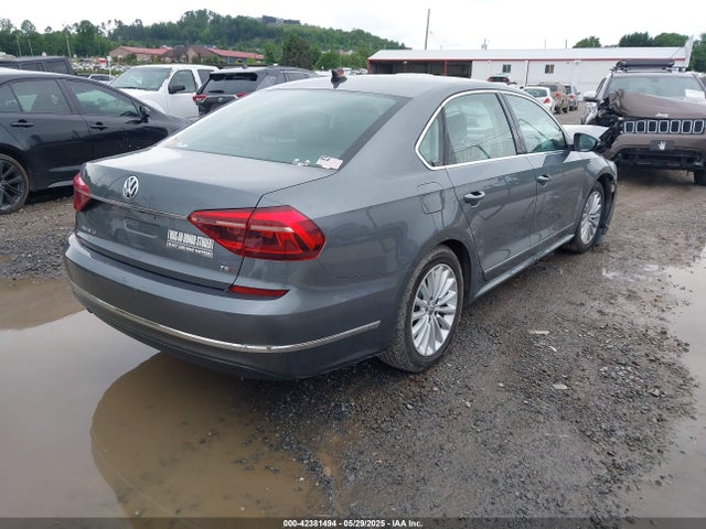 1VWBT7A3XHC065396 Volkswagen 1.8 tsi