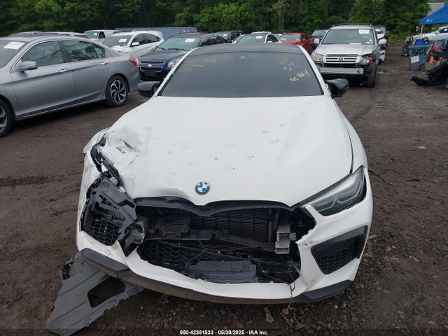 WBSAE0C05NCH11812 BMW M8