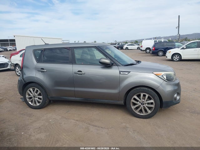 KNDJP3A52J7512122 KIA g