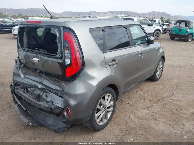 KNDJP3A52J7512122 KIA g