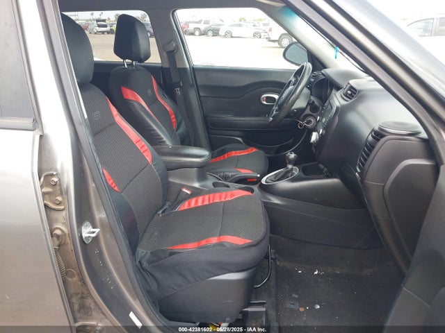 KNDJP3A52J7512122 KIA g