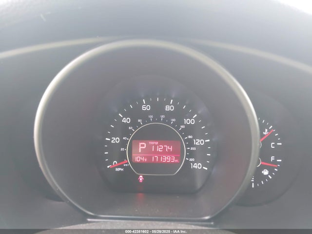 KNDJP3A52J7512122 KIA g