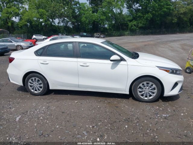 3KPF24AD5PE677916 KIA FORTE LX