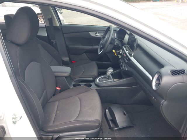 3KPF24AD5PE677916 KIA FORTE LX