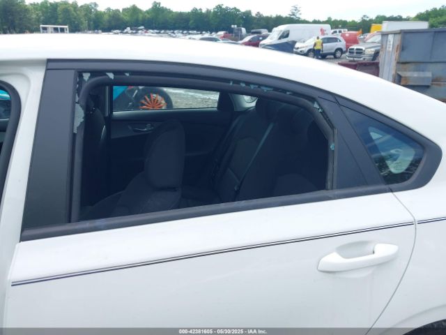 3KPF24AD5PE677916 KIA FORTE LX