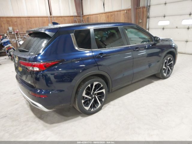 2022 MITSUBISHI OUTLANDER JA4J4UA82NZ037424 Photo 3