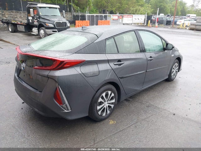 Toyota Prius Prime Premium 2018 JTDKARFP8J3082428 Image 4