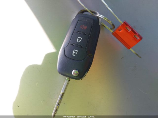 1FTMF1C83HKE37594 Ford F-150 Xl