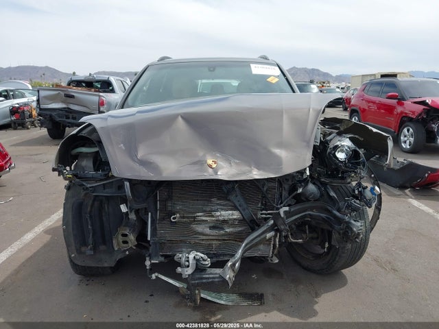 Porsche 2016 2016 WP1AA2A29GLA01796 Image 13