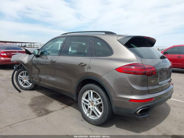 2016 PORSCHE CAYENNE WP1AA2A29GLA01796 Photo 2