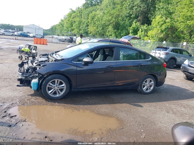 1G1BE5SM3H7242901 Chevrolet Cruze Lt Auto