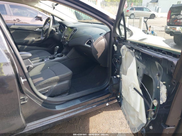 1G1BE5SM3H7242901 Chevrolet Cruze Lt Auto