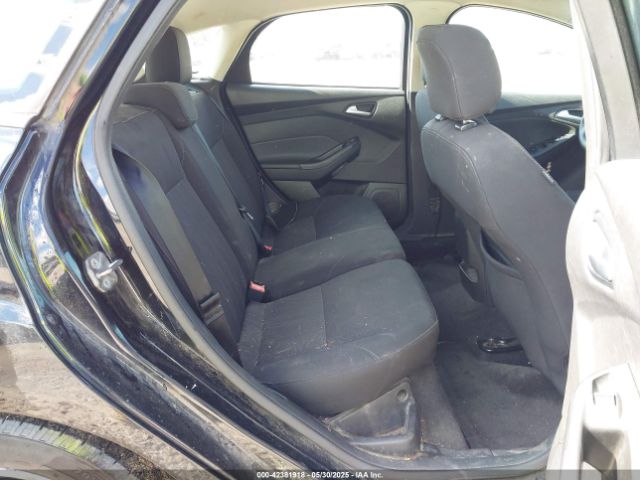 1FADP3K28HL285897 Ford FOCUS SE