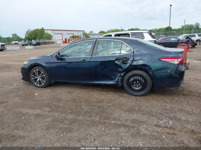 4T1B11HK9JU669049 Toyota CAMRY SE