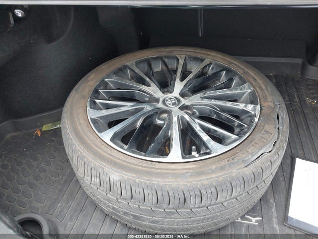 4T1B11HK9JU669049 Toyota CAMRY SE