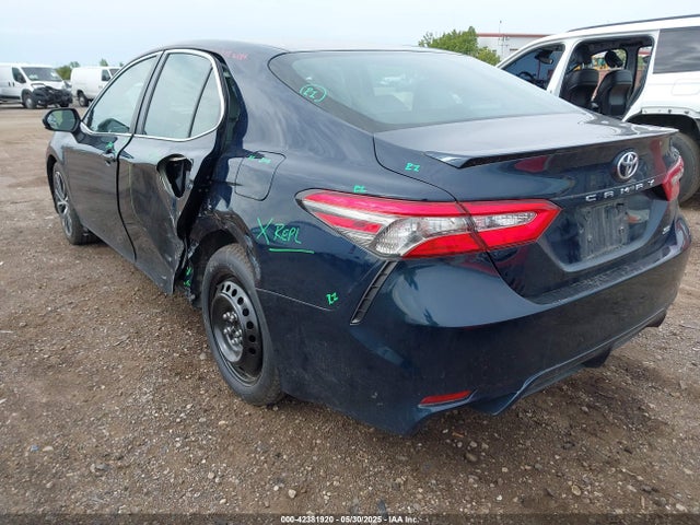 4T1B11HK9JU669049 Toyota CAMRY SE
