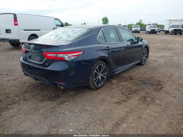 4T1B11HK9JU669049 Toyota CAMRY SE