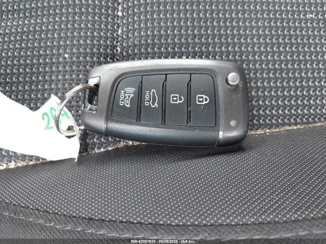 3KPC24A38KE088524 Hyundai ACCENT SE