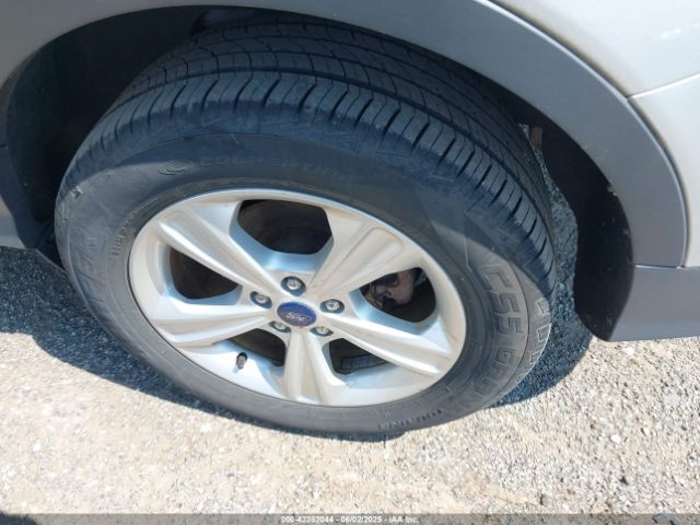 1FMCU9GX5FUB18177 Ford ESCAPE SE