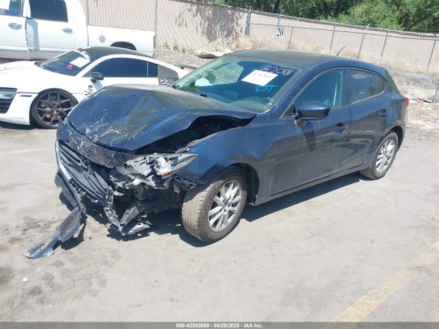 Mazda pe 2017 3MZBN1K70HM137505 Image 2
