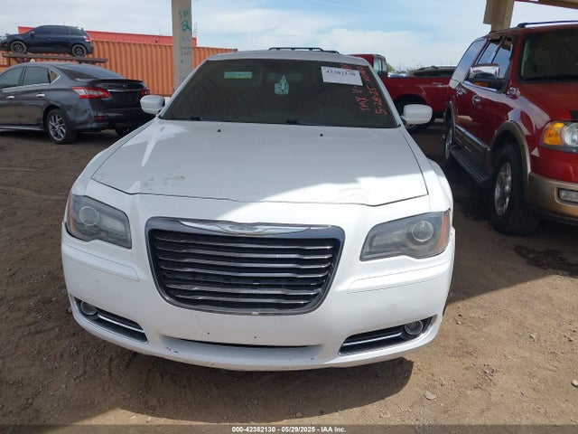 2C3CCABG5EH352289 Chrysler 300 300s