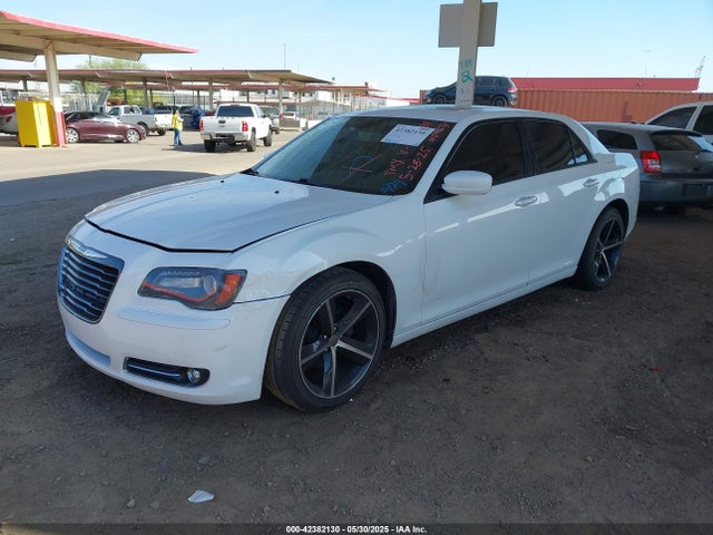 2C3CCABG5EH352289 Chrysler 300 300s