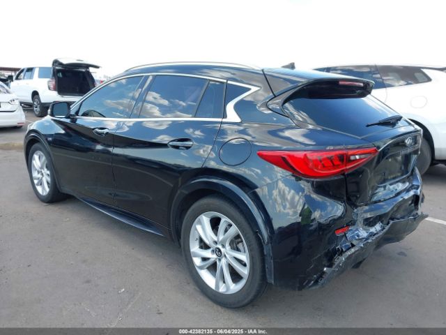 2017 INFINITI QX30 SJKCH5CP6HA026438 Photo 2