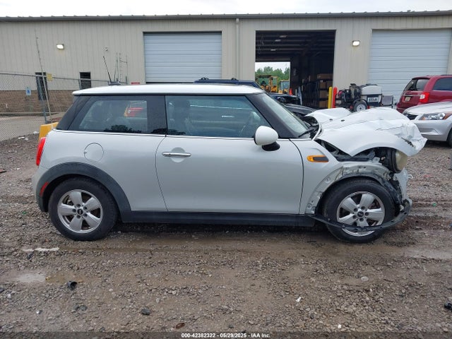 WMWXP5C34H2D16935 Mini Hardtop Cooper