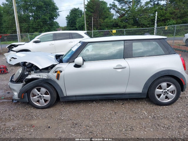 WMWXP5C34H2D16935 Mini Hardtop Cooper