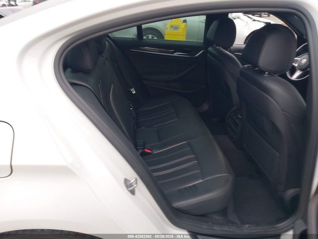 WBAJE7C55KWW43530 BMW 540I