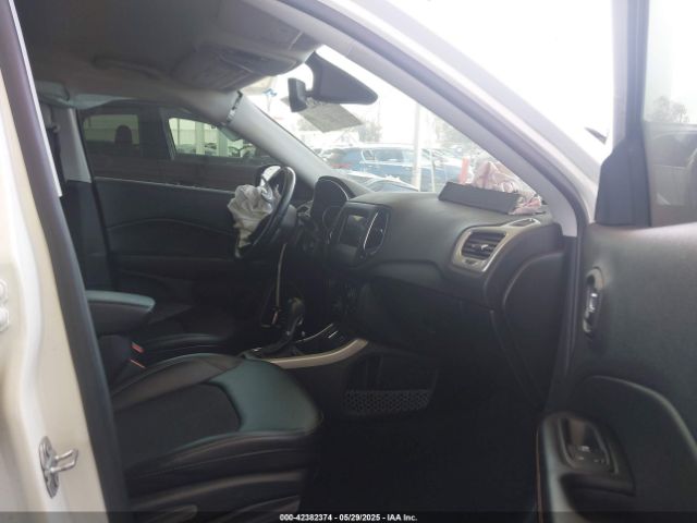 3C4NJCBB8LT141375 Jeep 2020