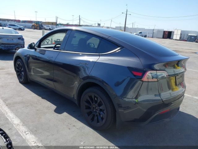 2024 TESLA MODEL Y 7SAYGDED9RF091854 Photo 2