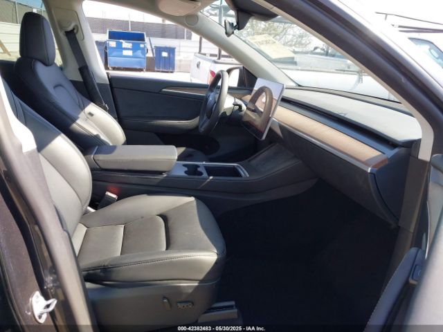 2024 TESLA MODEL Y 7SAYGDED9RF091854 Photo 4