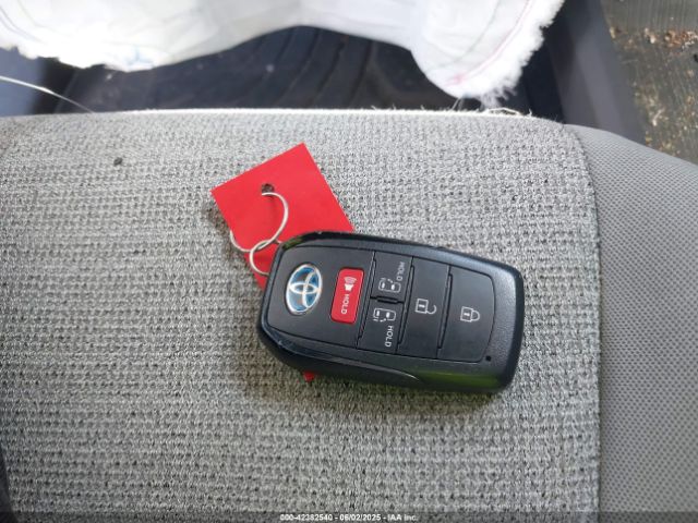 5TDKRKEC0MS062918 Toyota SIENNA LE
